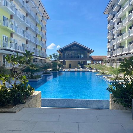 Travelers Delight Amani Grand Resort Residences 3-5Mins From Airport Мактан Екстериор снимка