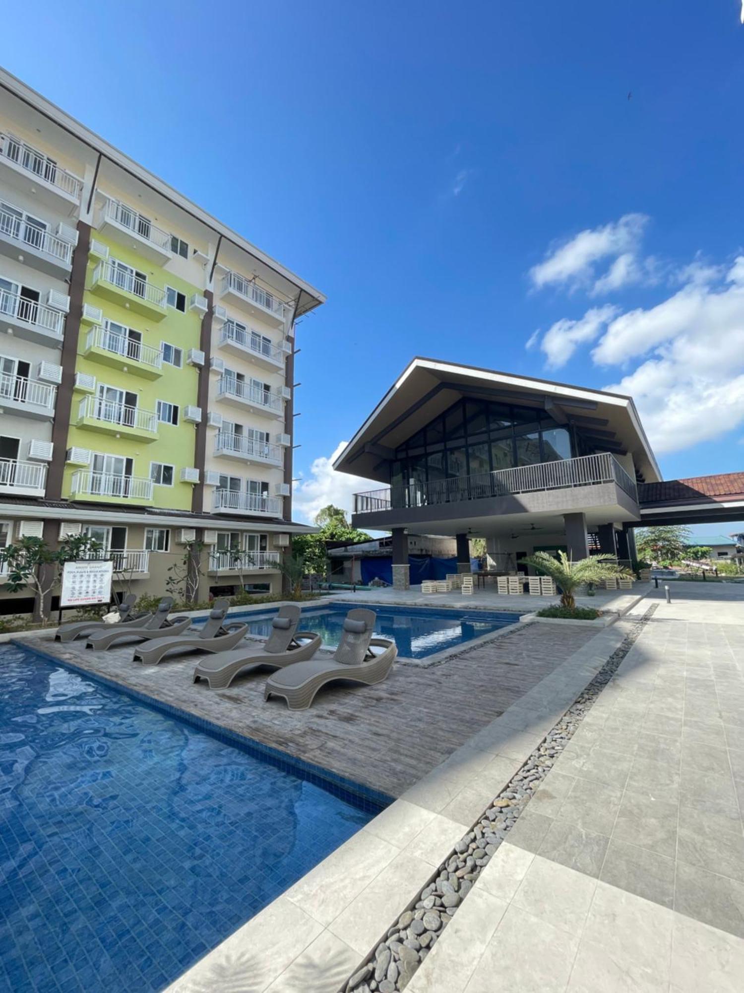 Travelers Delight Amani Grand Resort Residences 3-5Mins From Airport Мактан Екстериор снимка
